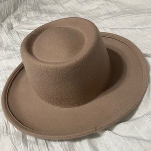 Women’s fashion hat